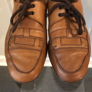 Bally Vintage Leather Oxford Shoes
